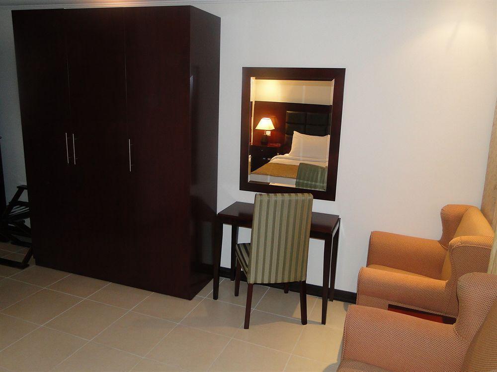 Ewan Ajman Suites Hotel מראה חיצוני תמונה
