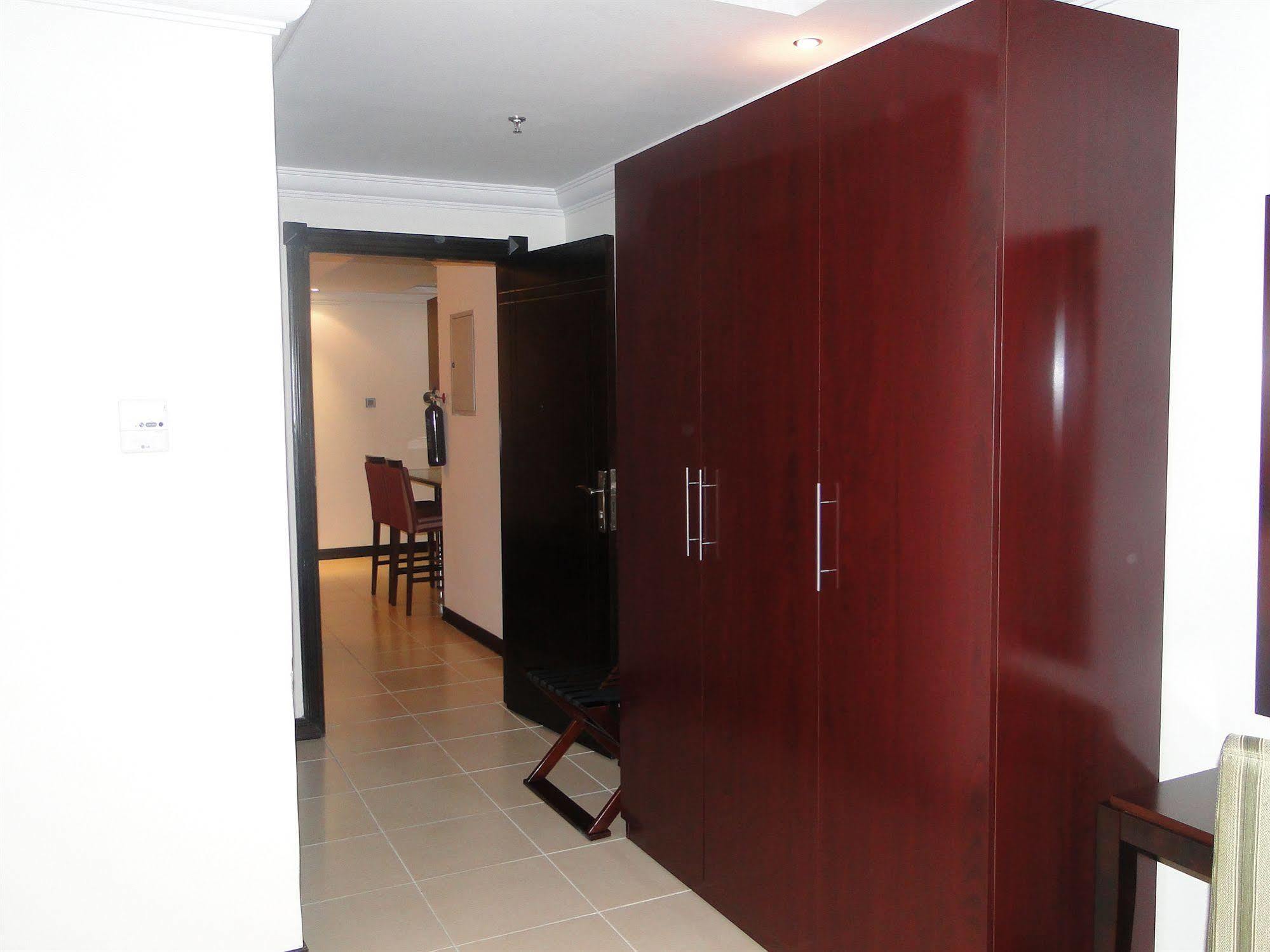 Ewan Ajman Suites Hotel מראה חיצוני תמונה