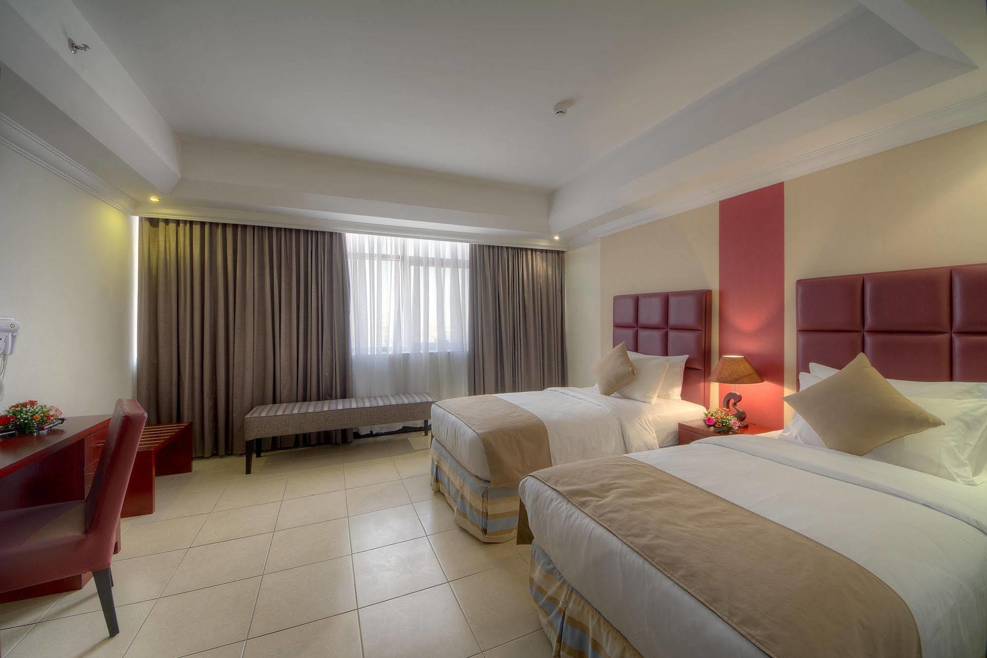 Ewan Ajman Suites Hotel מראה חיצוני תמונה